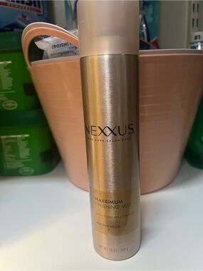 Nexxus Maximum finishing hair spray 10oz